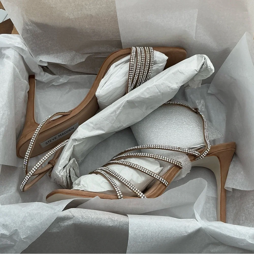 NWT Steve Madden Womens Kamila R Beige Strappy Ankle‎ Strap 11 Medium